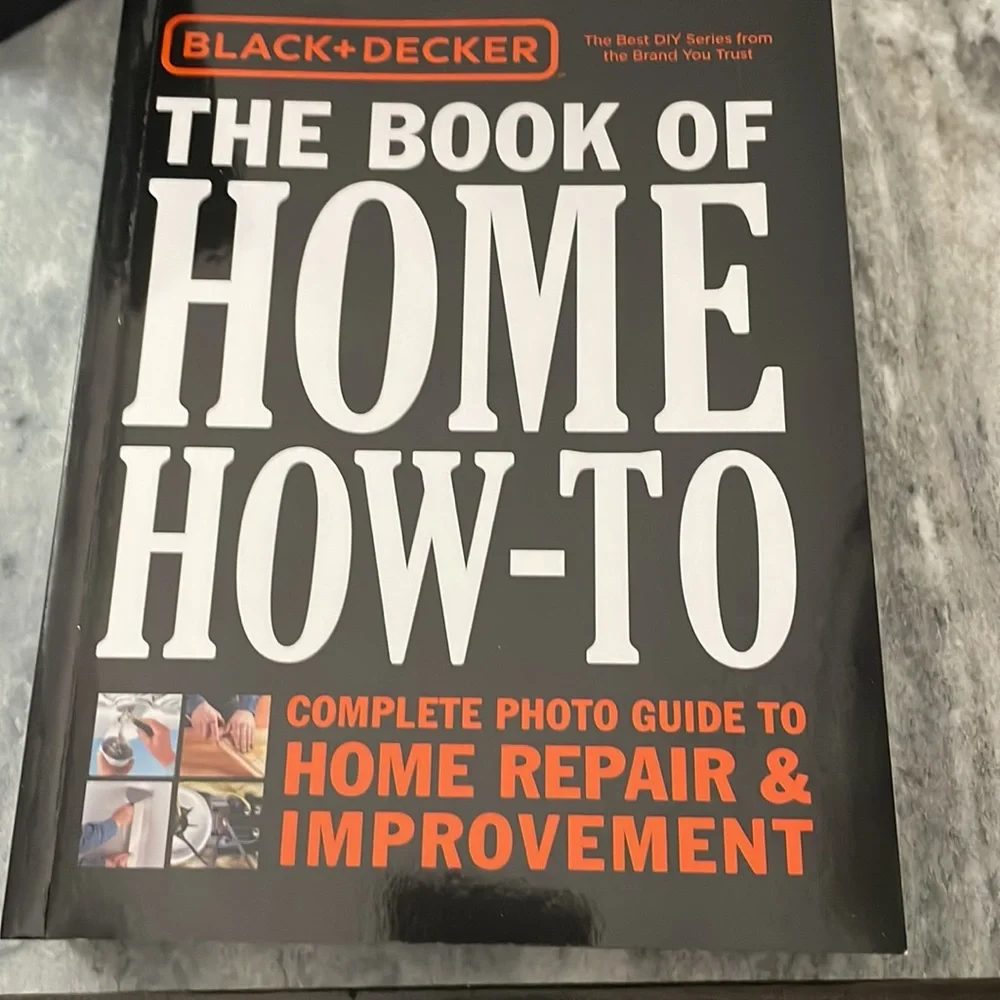 Black+Decker The Book of Home how-to and The Complete Outdoor Builder New in Box - Picture 2 of 5